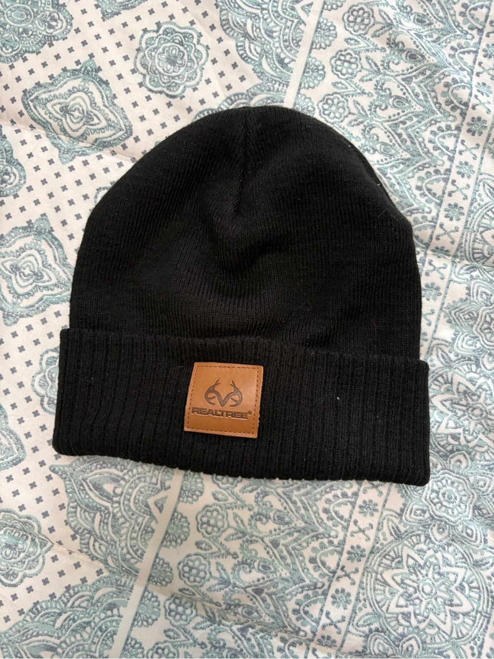 Realtree Black Ribbed Cuffed Beanie with Leather Patch